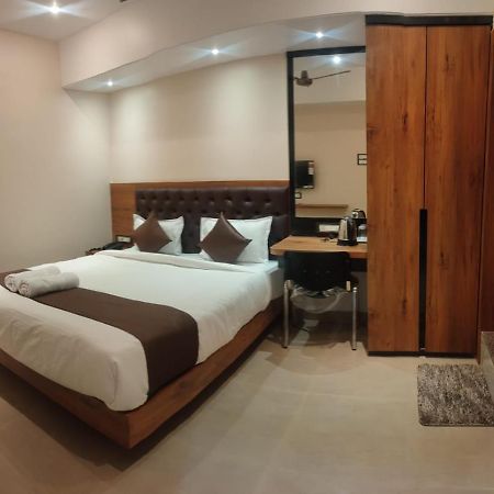Aditya Inn Guwahati Exterior foto