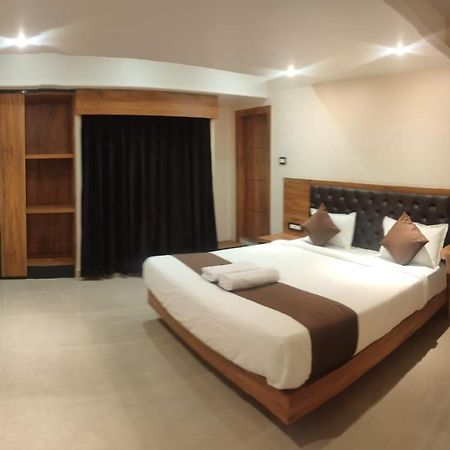Aditya Inn Guwahati Exterior foto
